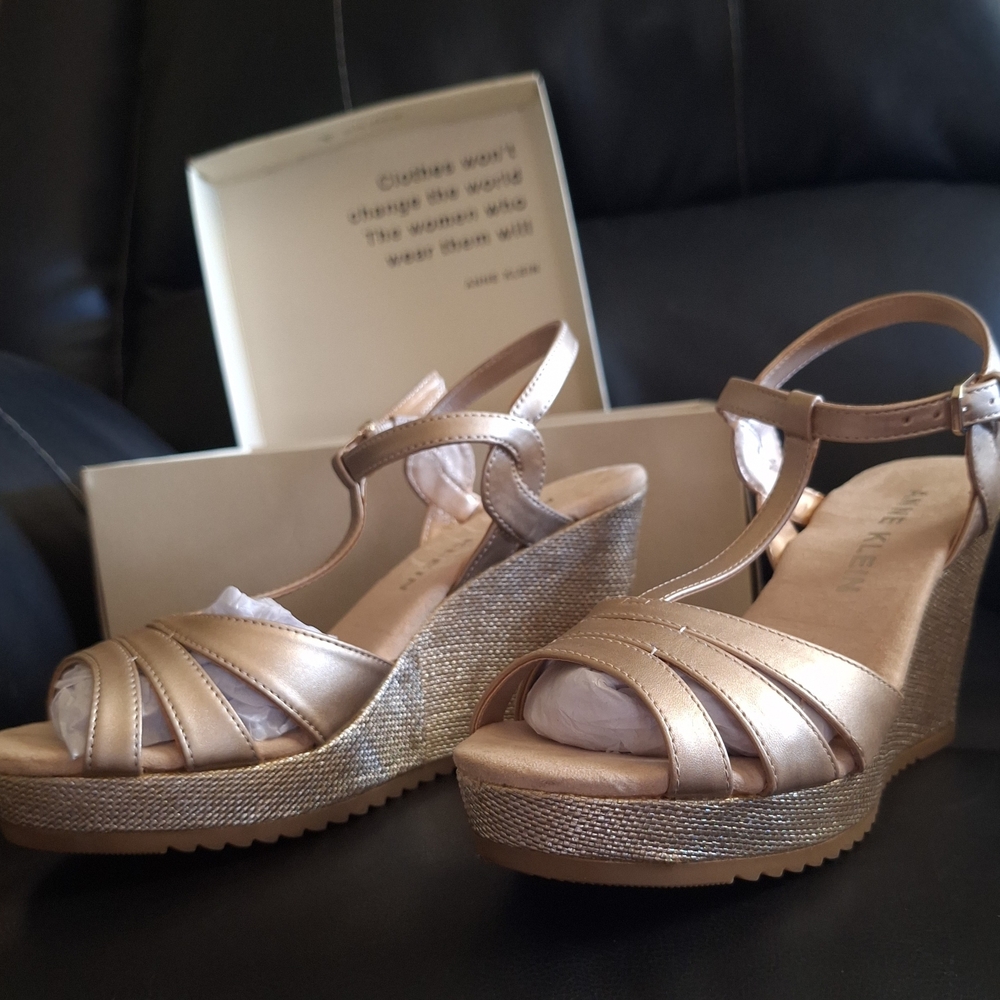 Anne Klein Gold T-Strap Wedge Sandals with Textured Platform